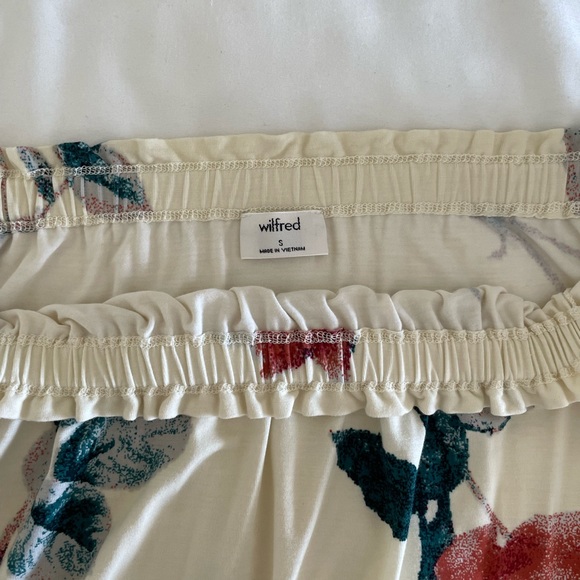 Aritzia Wilfred off the shoulder top - Picture 2 of 3